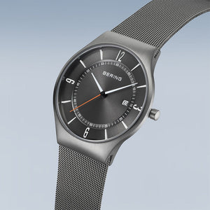 Bering Classic | grau gebürstet | 15940-377