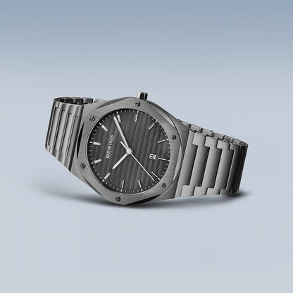 Bering Classic | grau gebürstet | 19742-777