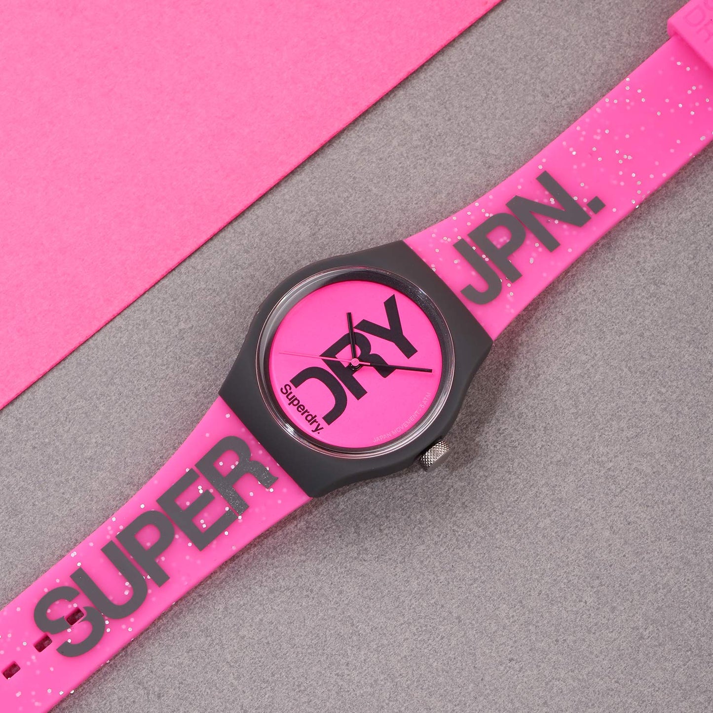 Superdry Damen Analog Quarz Uhr mit Silikon Armband SYL189PP