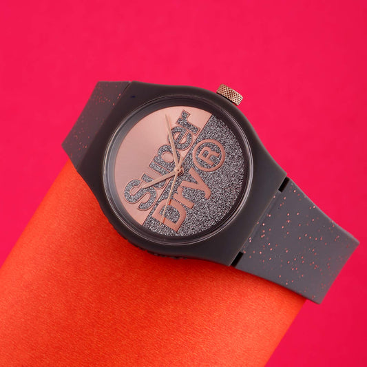 Superdry Damen Analog Quarz Uhr mit Silicone Armband SYL273E